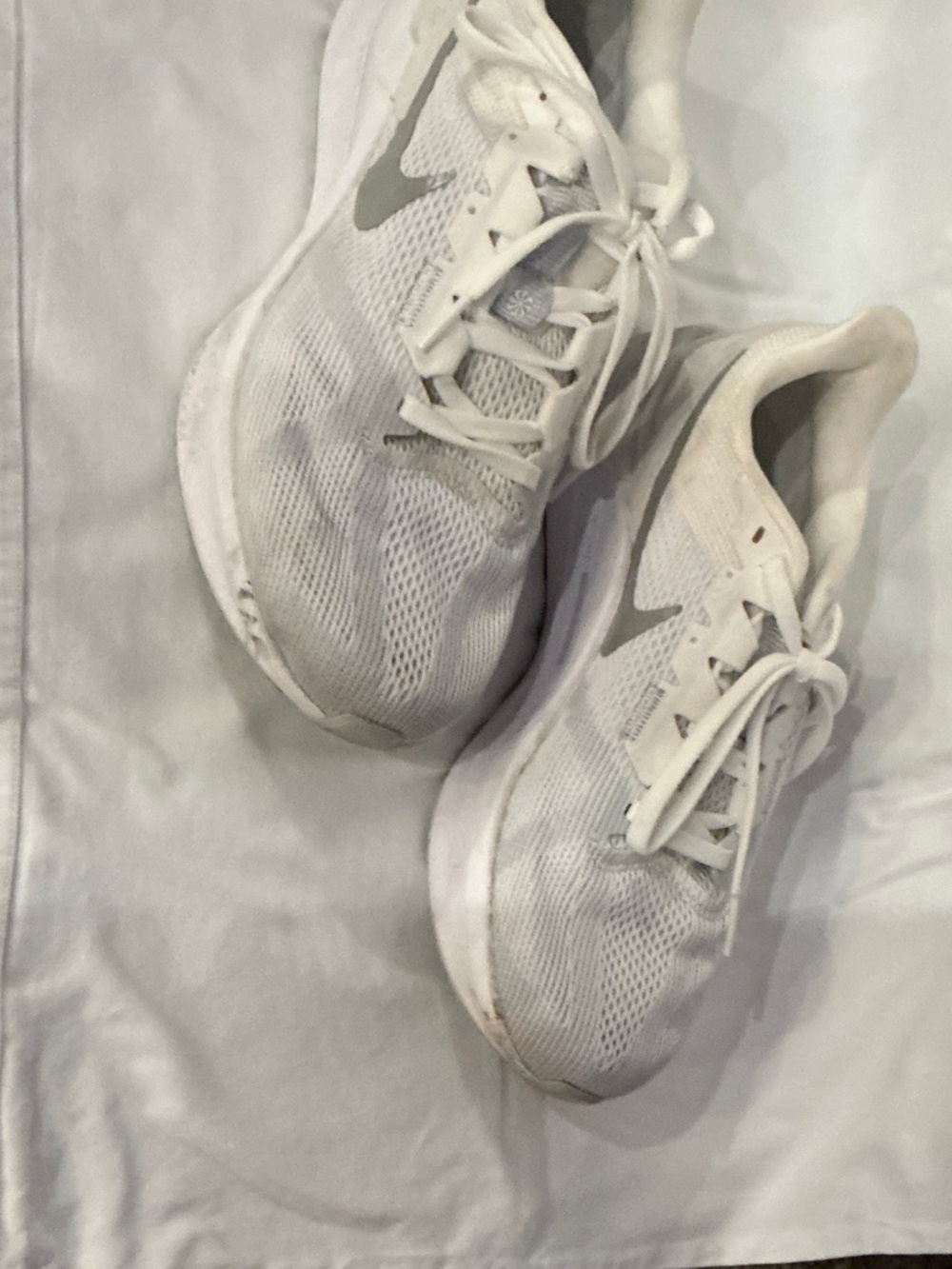 Nike White Athletic Running Shoes